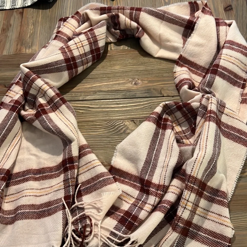Steve Madden New Blanket Scarf